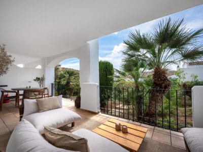 Malaga provints, La Quinta - stiilne 2-toaline korter