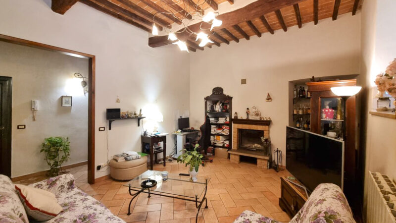 Privaatse siseõuega korter Volterra vanalinnas - Image 3