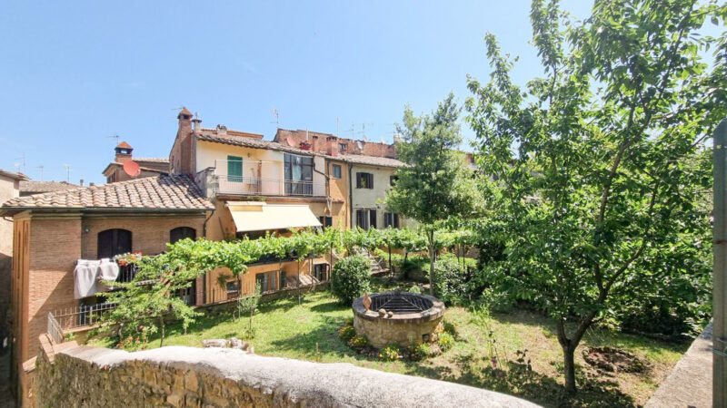 Privaatse siseõuega korter Volterra vanalinnas - Image 11