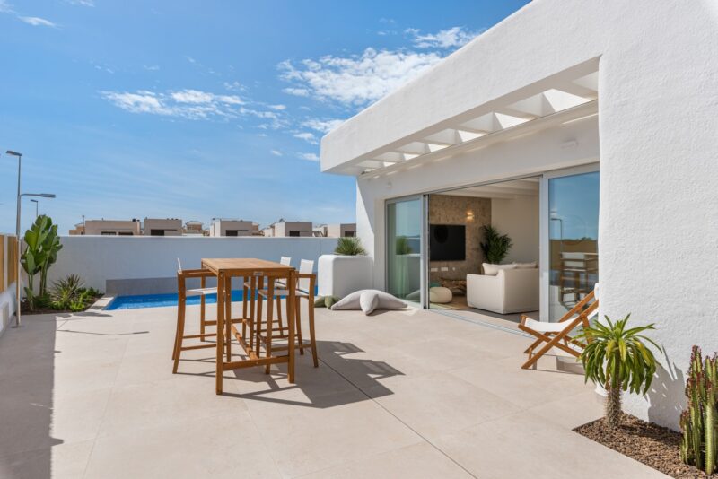 Villa mereäärses golfielamurajoonis Los Alcazareses - Image 5