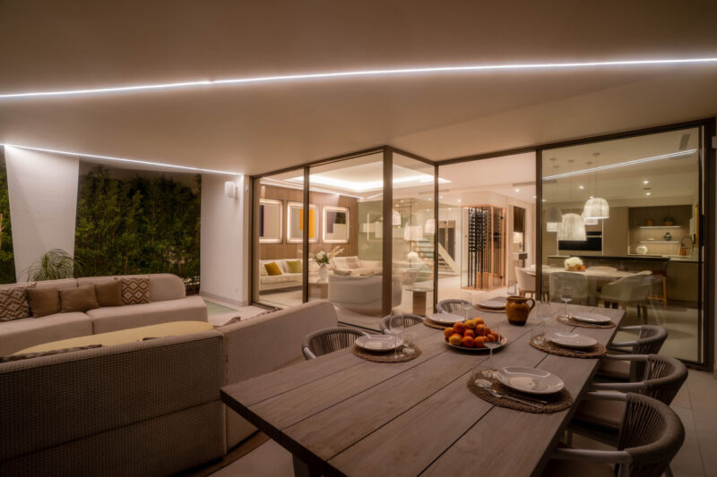 Málaga provints, Nueva Andalucía – kaasaegne villa prestiižses elamukompleksis