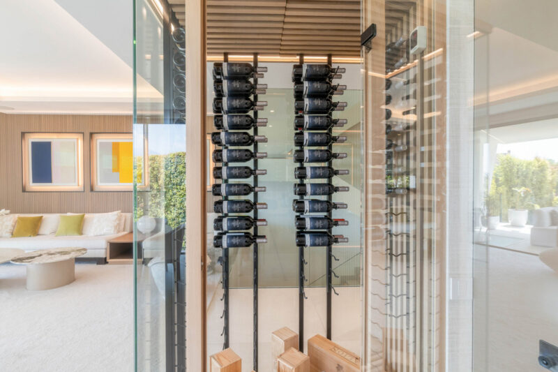 Málaga provints, Nueva Andalucía – kaasaegne villa prestiižses elamukompleksis - Image 19