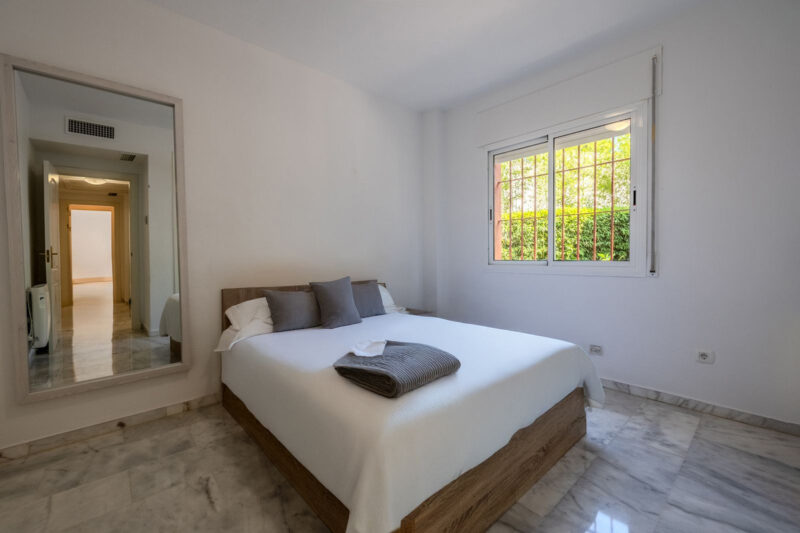 Malaga provints, Marbella - täielikult renoveeritud ja sisustatud nurgakorter La Reserva de Marbella elamukompleksis - Image 19