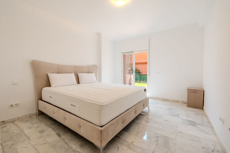 Malaga provints, Marbella - täielikult renoveeritud ja sisustatud nurgakorter La Reserva de Marbella elamukompleksis - Image 20