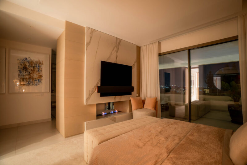 Málaga provints, Nueva Andalucía – kaasaegne villa prestiižses elamukompleksis - Image 28