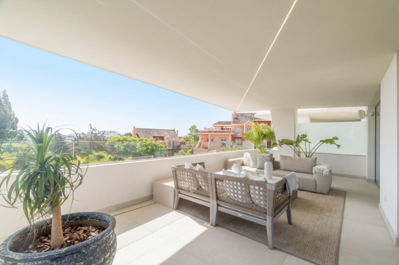 Málaga provints, Nueva Andalucía – kaasaegne villa prestiižses elamukompleksis - Image 32