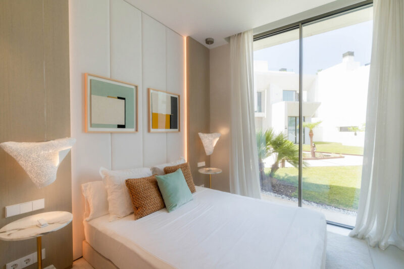 Málaga provints, Nueva Andalucía – kaasaegne villa prestiižses elamukompleksis - Image 38