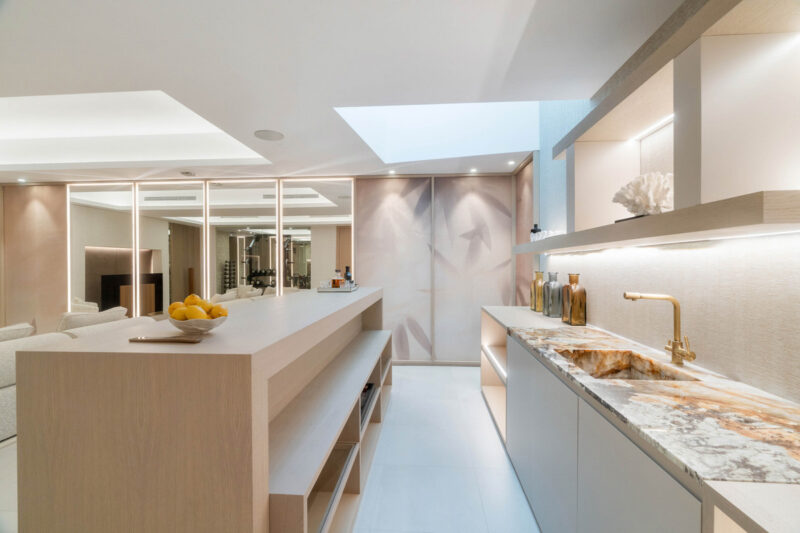Málaga provints, Nueva Andalucía – kaasaegne villa prestiižses elamukompleksis - Image 43