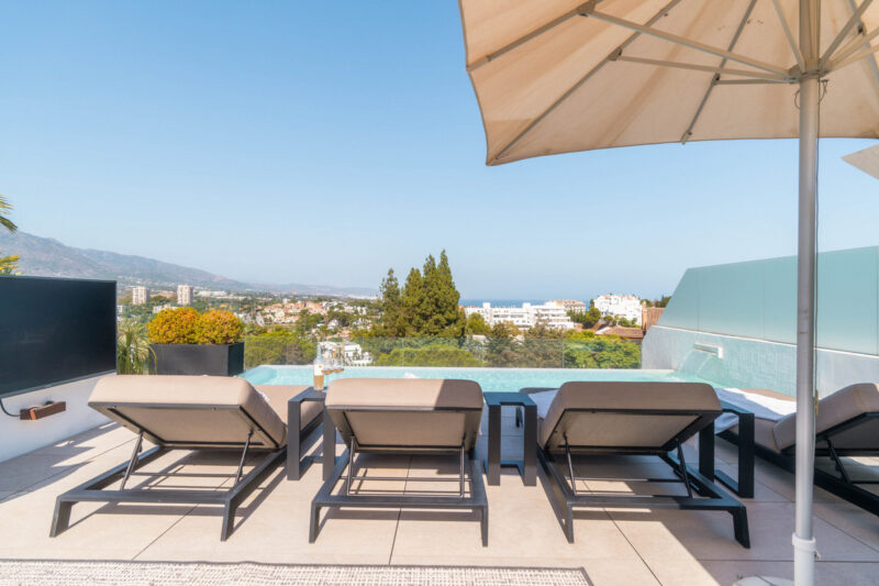 Málaga provints, Nueva Andalucía – kaasaegne villa prestiižses elamukompleksis - Image 52