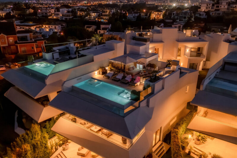 Málaga provints, Nueva Andalucía – kaasaegne villa prestiižses elamukompleksis - Image 61