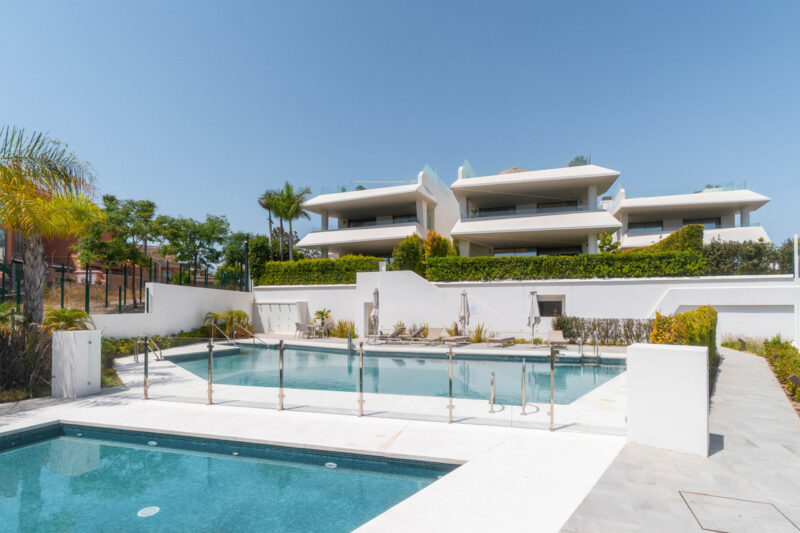 Málaga provints, Nueva Andalucía – kaasaegne villa prestiižses elamukompleksis - Image 63