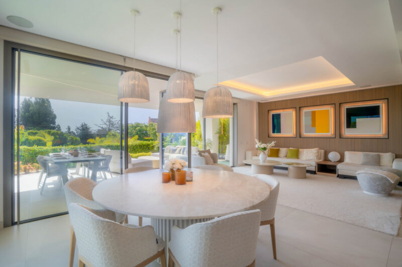 Málaga provints, Nueva Andalucía – kaasaegne villa prestiižses elamukompleksis - Image 9