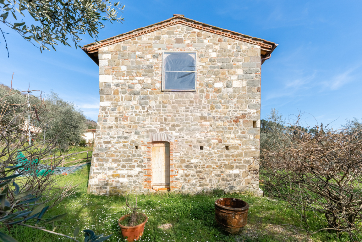 Võluv panoraamvaatega kivimaja Torcigliano küla serval - Image 5