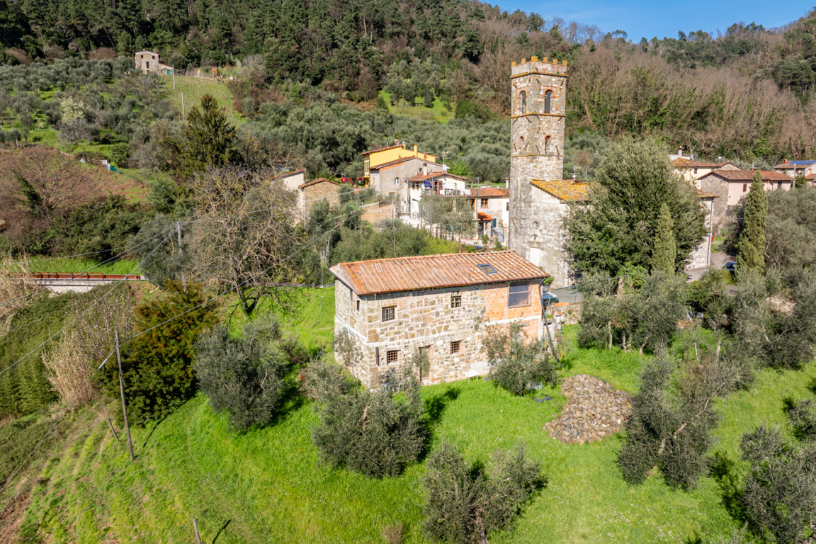 Võluv panoraamvaatega kivimaja Torcigliano küla serval - Image 4