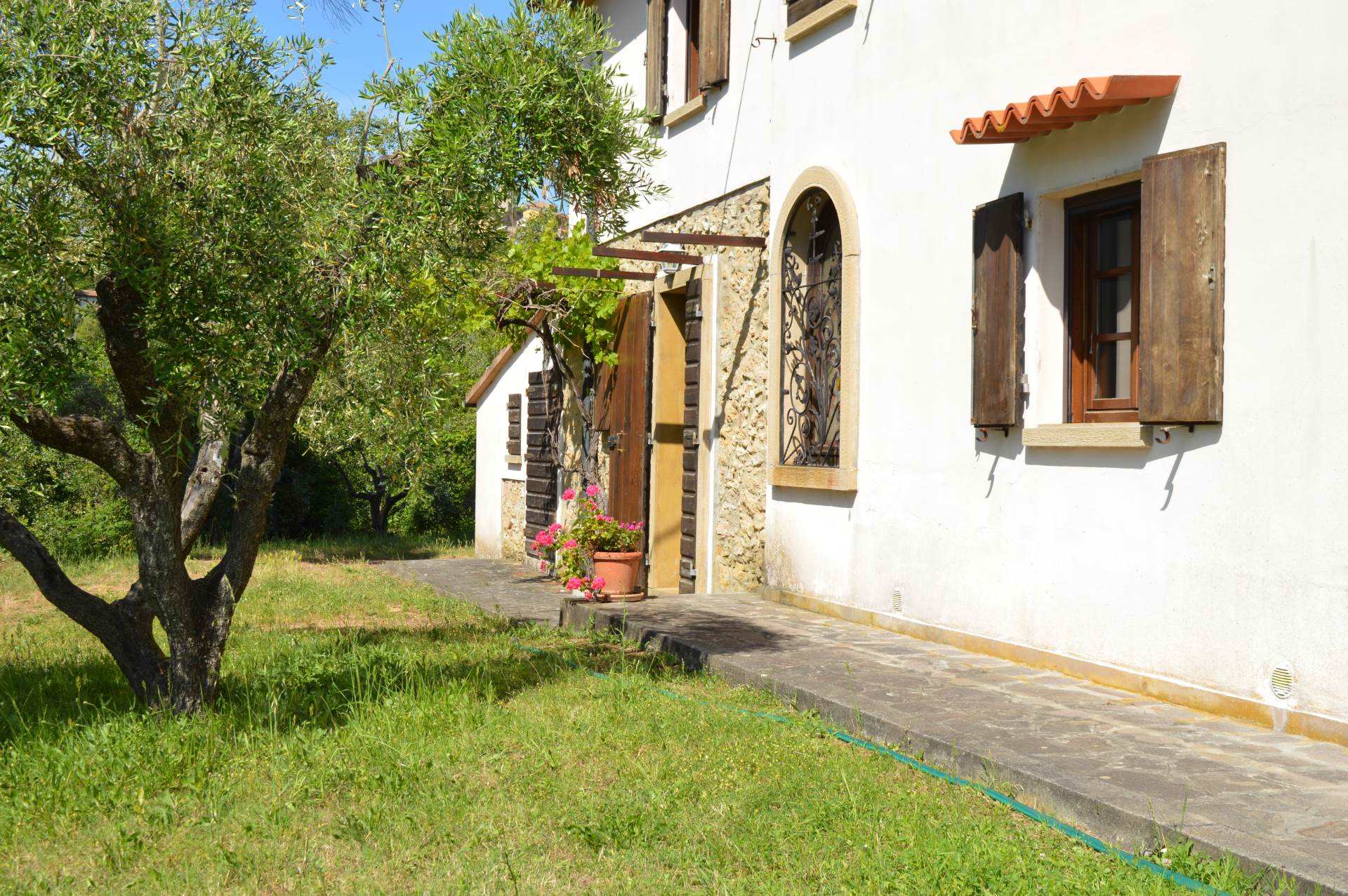 Toscana stiilis maamaja Montescudaio lähedal - Image 2