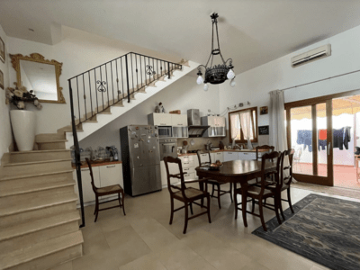 San Vincenzo, Toscana - SUUR KORTER AINULT 300 M MEREST